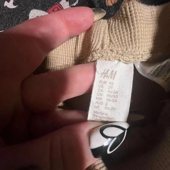 Boys 2T bundle : shorts plus 2 shirts - Picture 5 of 7